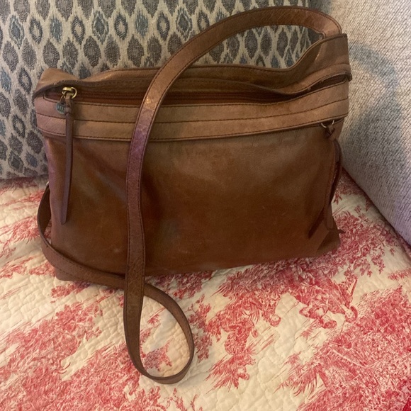 HOBO Vintage Leather Shoulder Bag with Adjustable Strap - Picture 10 of 13